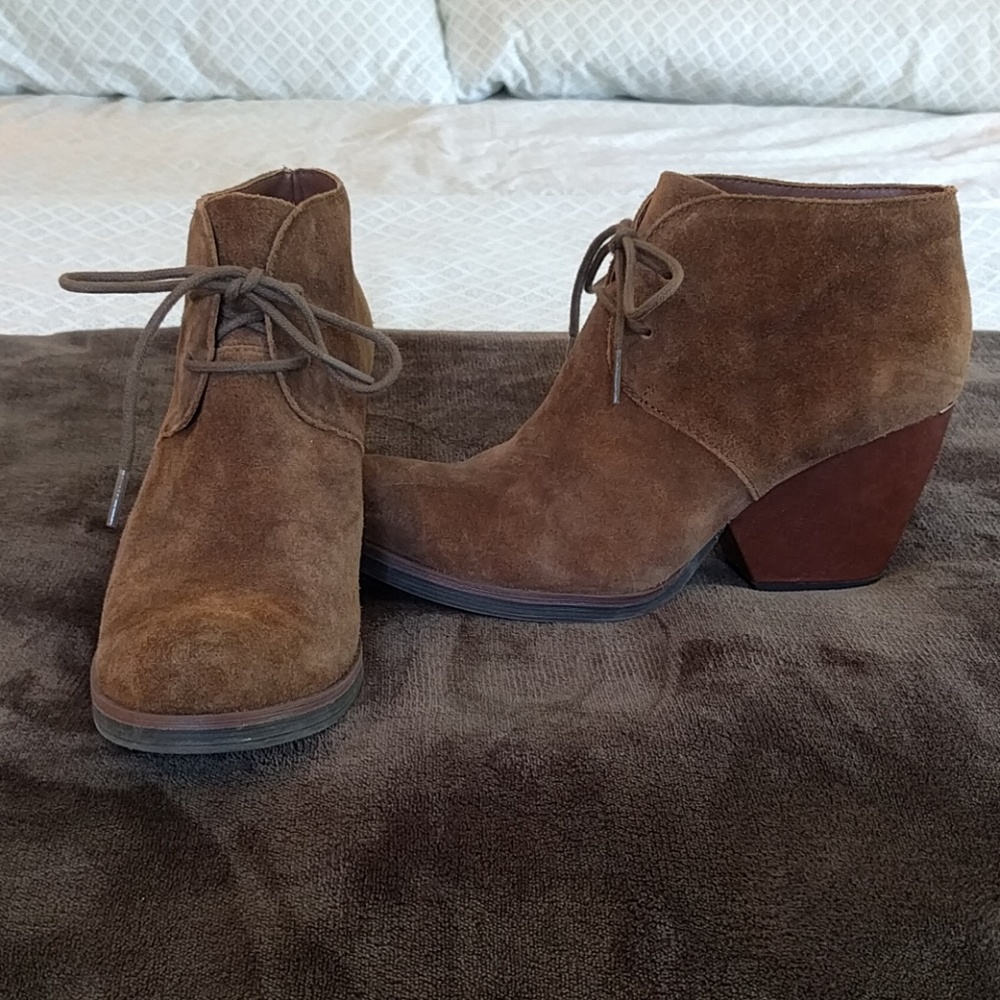 Korks Booties Size 8 1/2